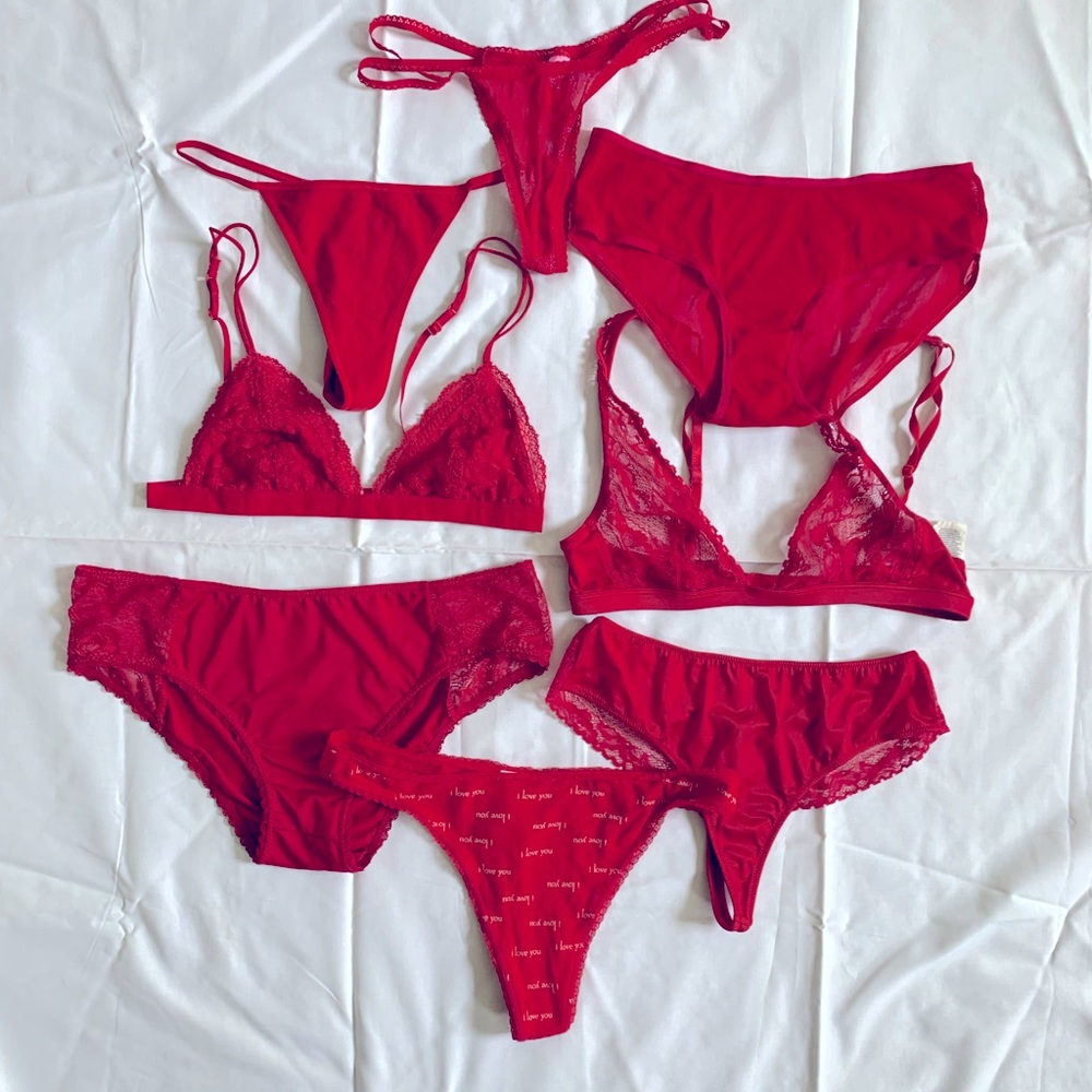 2 bras and 6 panties in red.